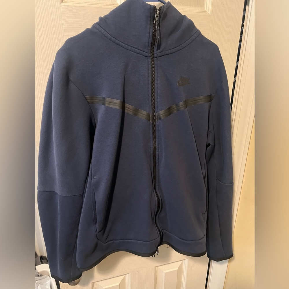 Nike Tech Fleece Hoodie – Navy/Black (Size M)